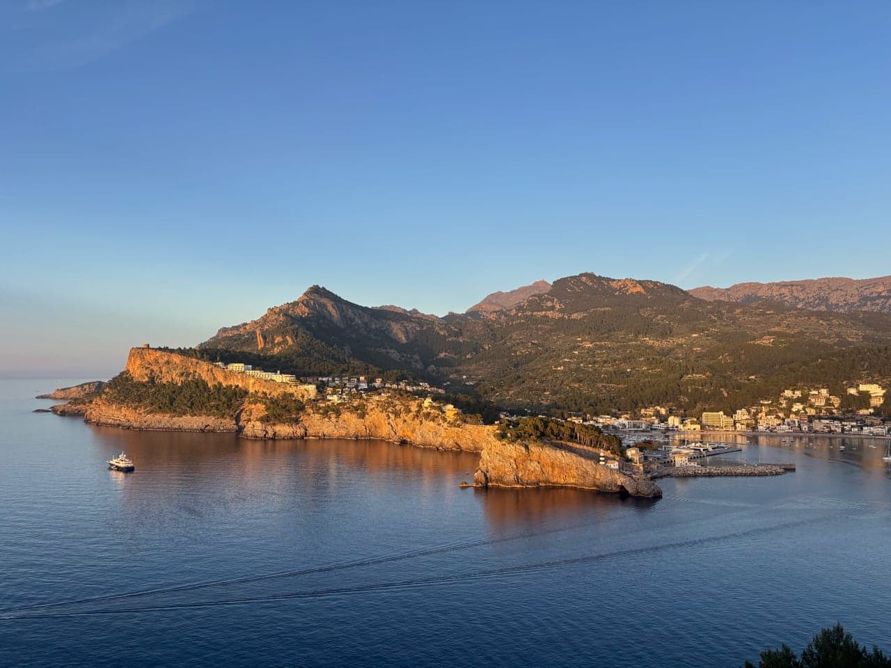 Port de Sóller, northwest Mallorca Tramuntana holiday